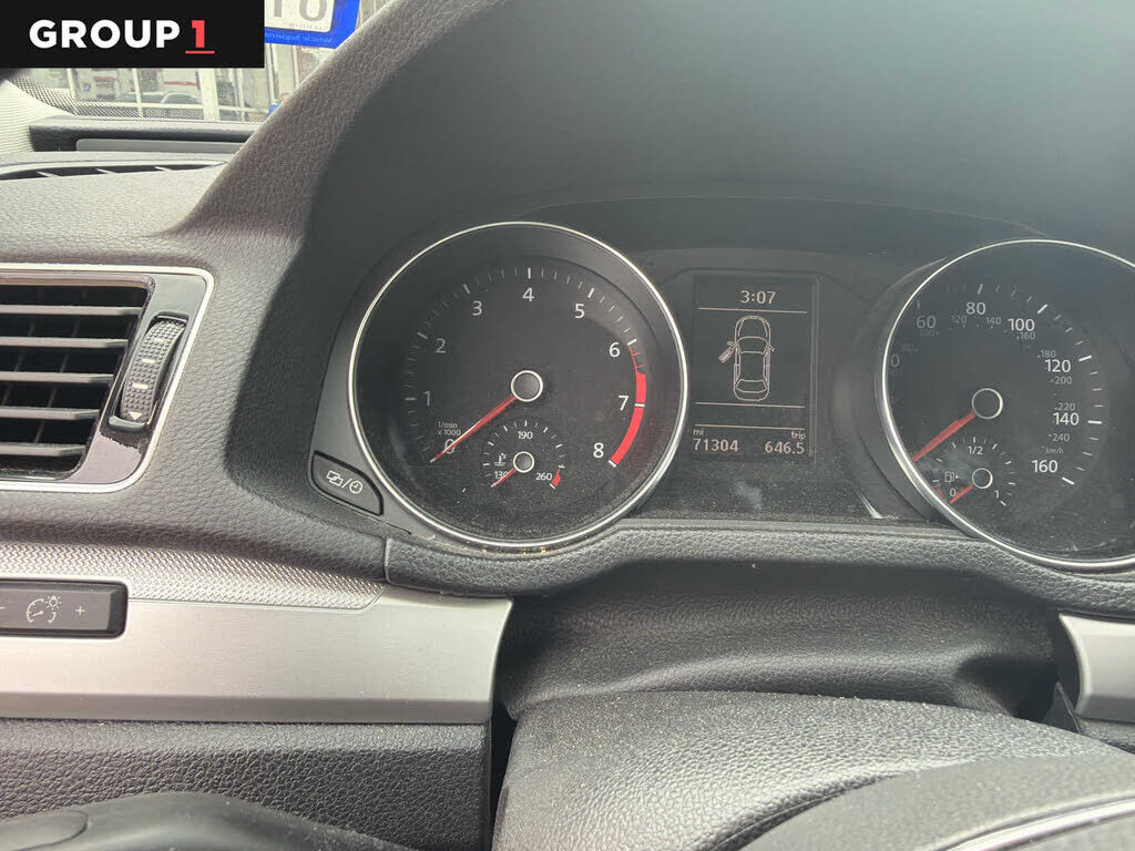 2016 VOLKSWAGEN Passat