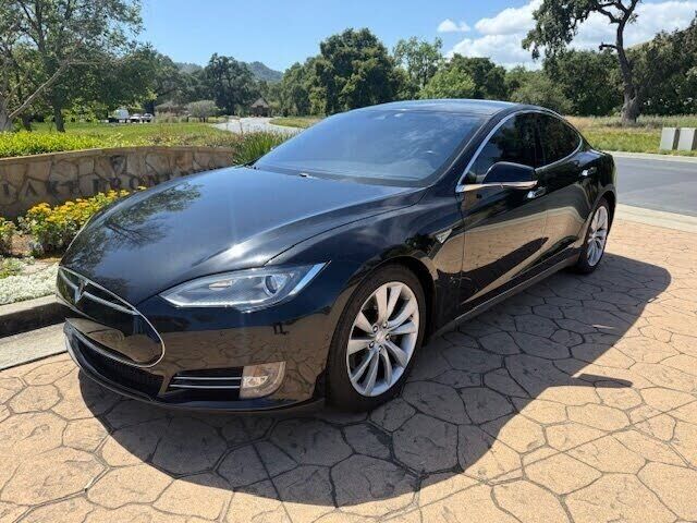 2015 TESLA Model S