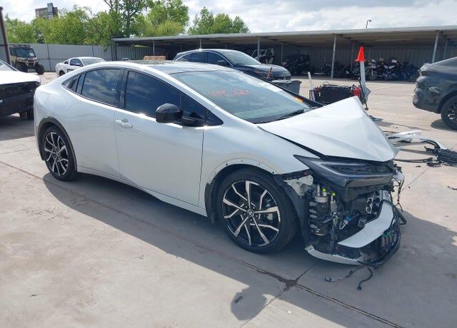 2024 TOYOTA Prius