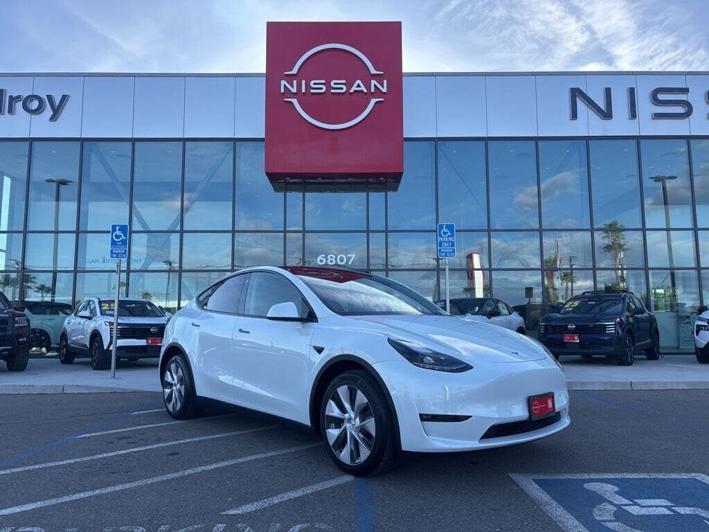 2023 TESLA Model Y