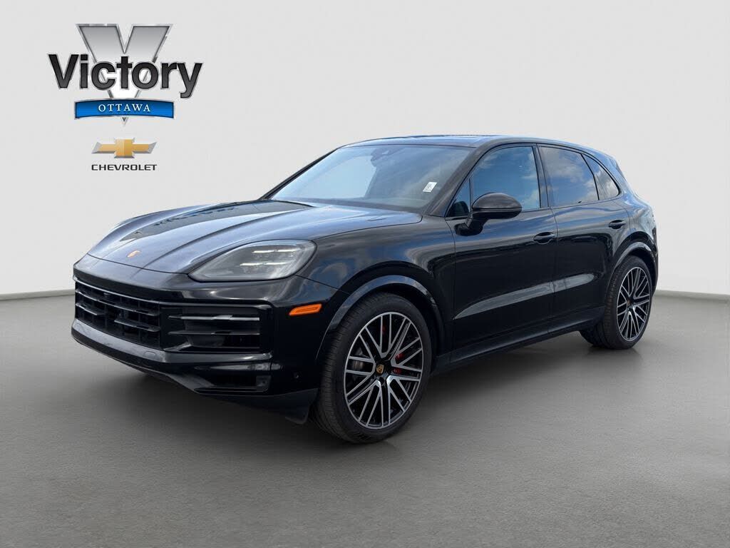2024 PORSCHE Cayenne