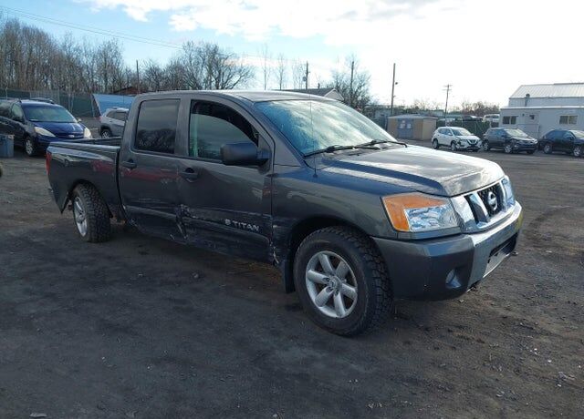 2012 NISSAN Titan