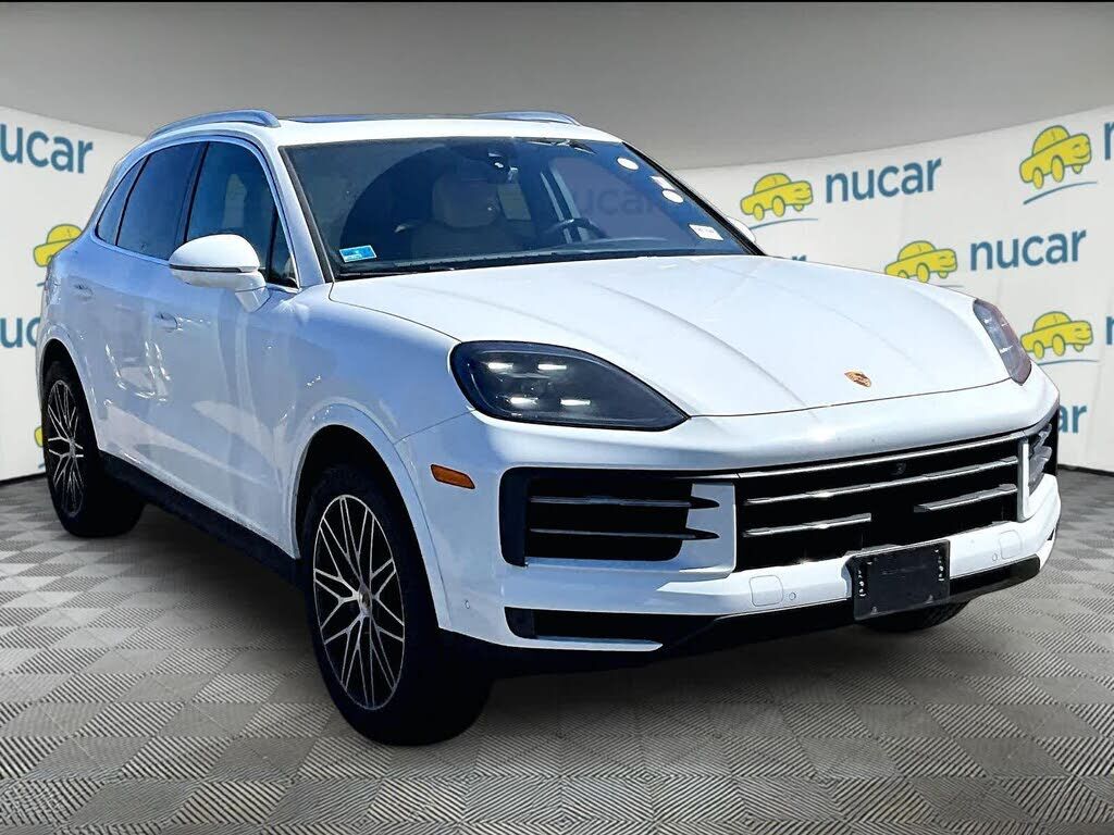 2024 PORSCHE Cayenne
