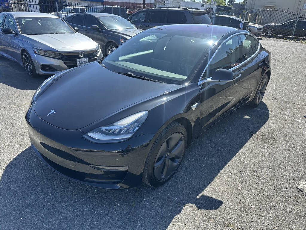 2018 TESLA Model 3