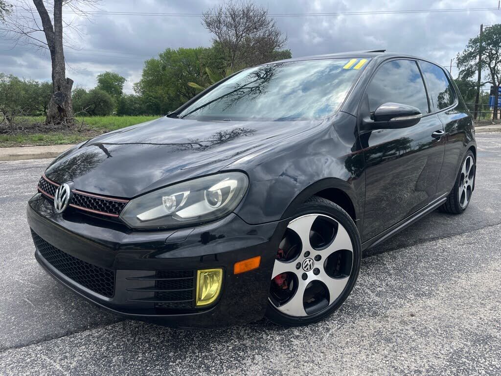 2011 VOLKSWAGEN GTI