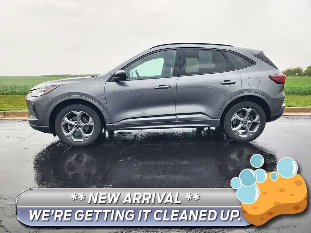 2024 FORD Escape