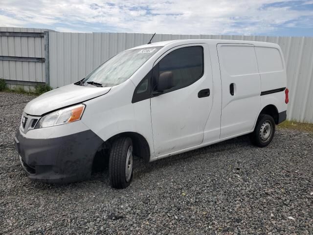 2017 NISSAN NV200