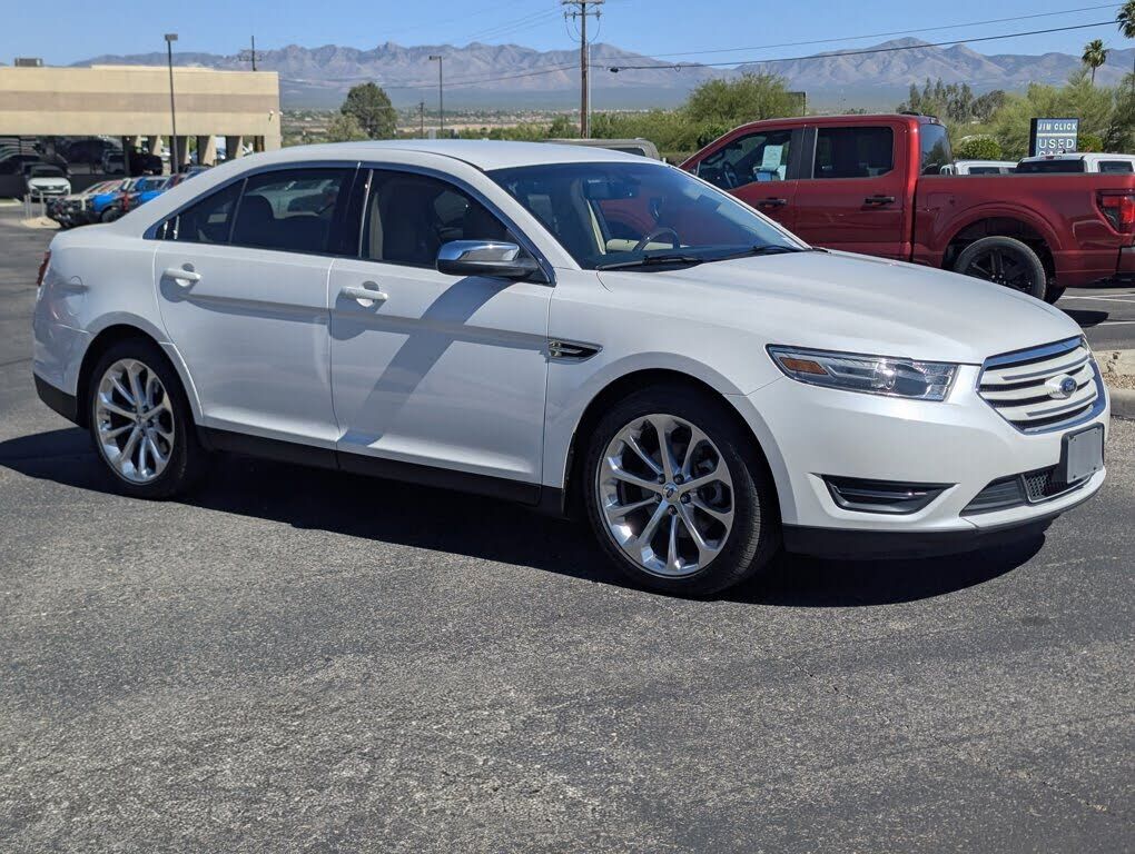 2013 FORD Taurus