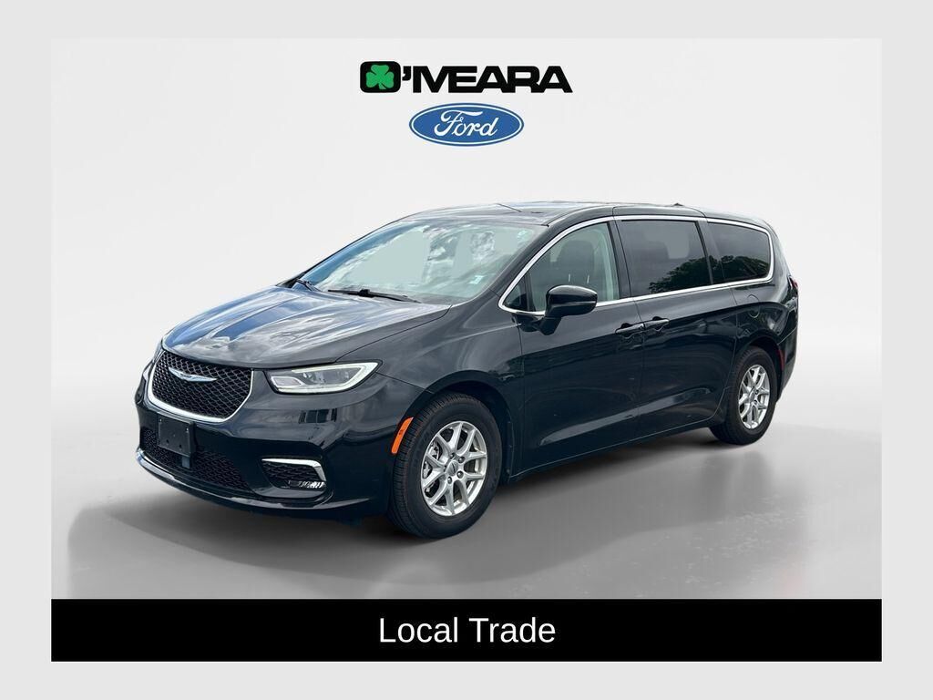 2023 CHRYSLER Pacifica