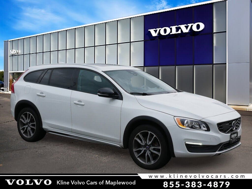 2018 VOLVO V60