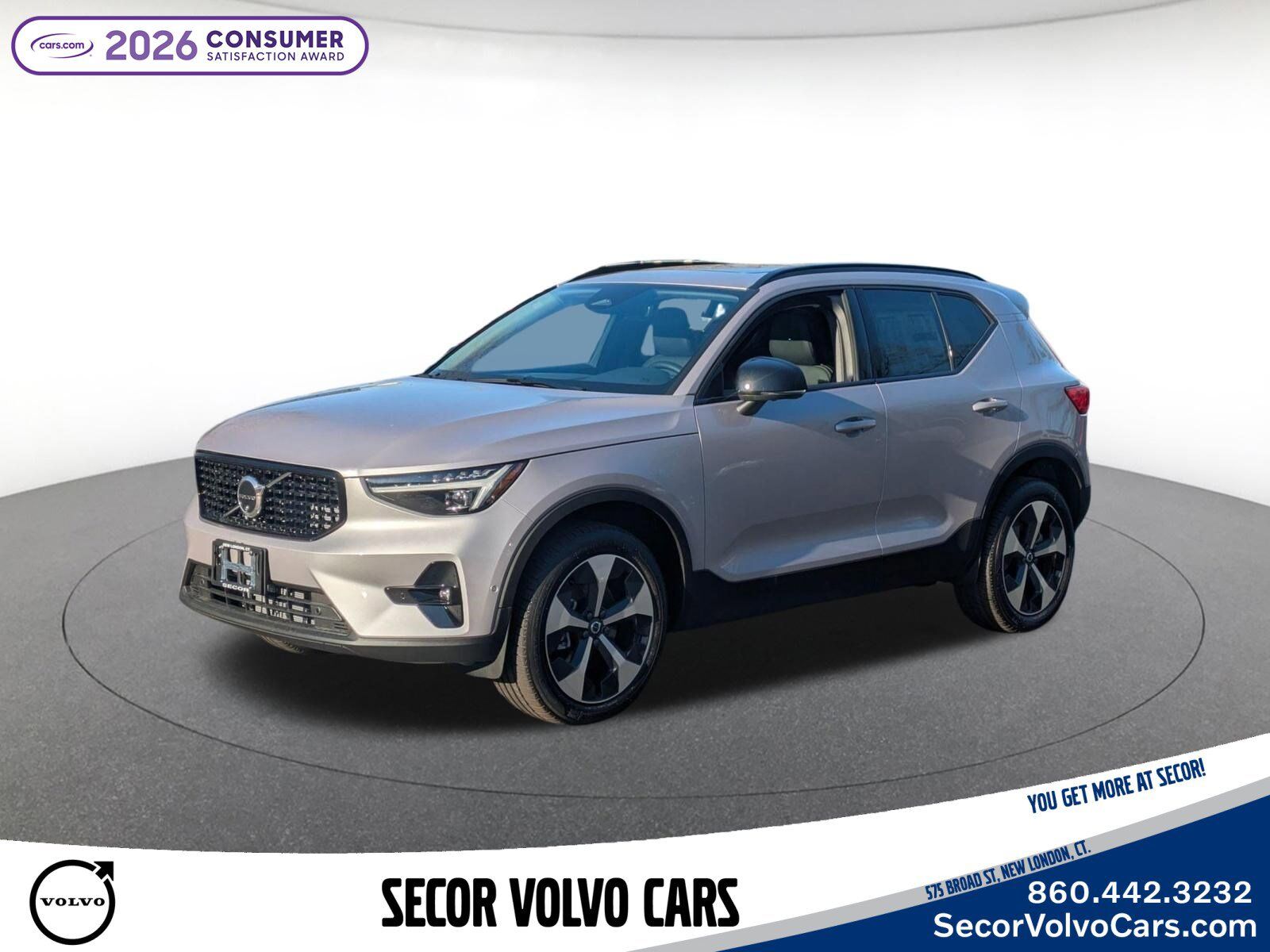 2026 VOLVO XC40