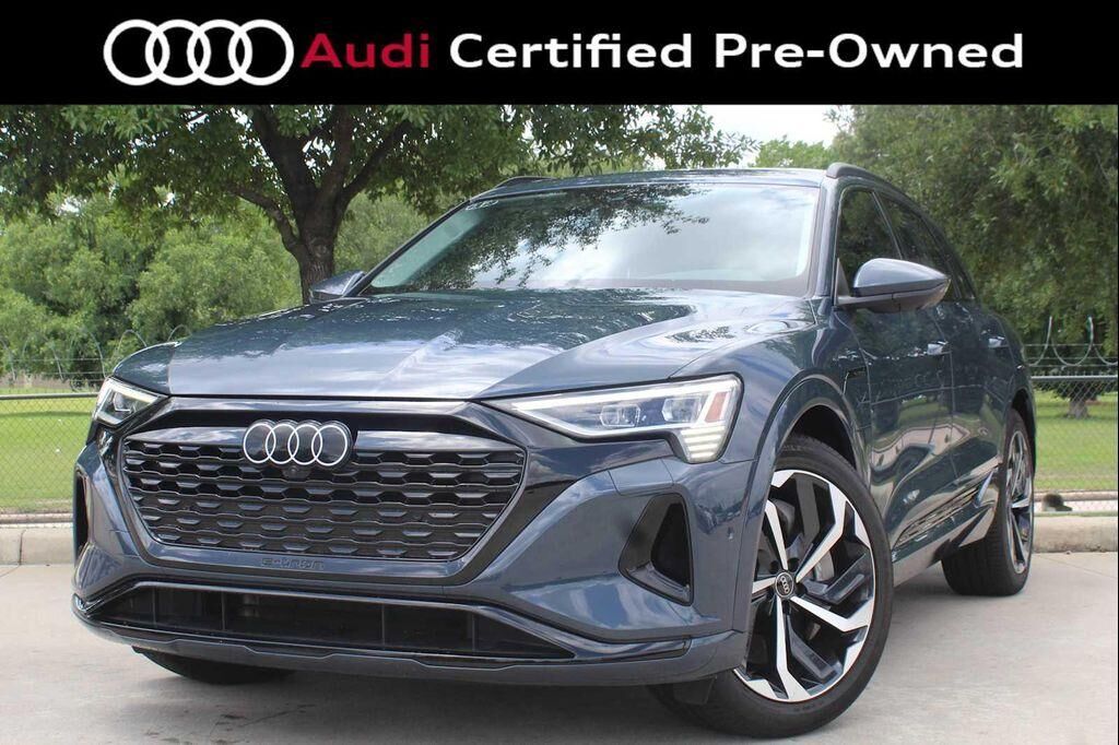 2024 AUDI Q8