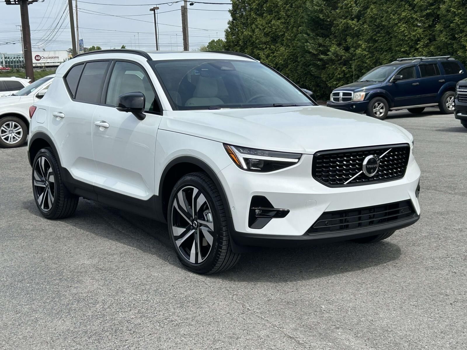 2026 VOLVO XC40