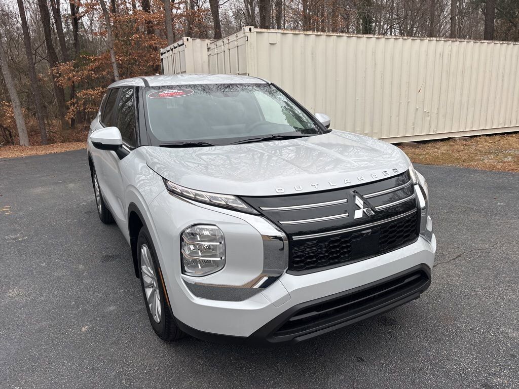 2026 MITSUBISHI Outlander