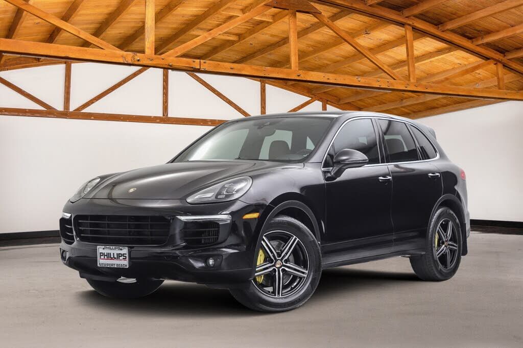 2017 PORSCHE Cayenne