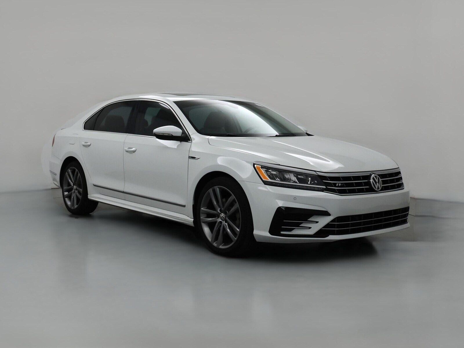 2019 VOLKSWAGEN Passat