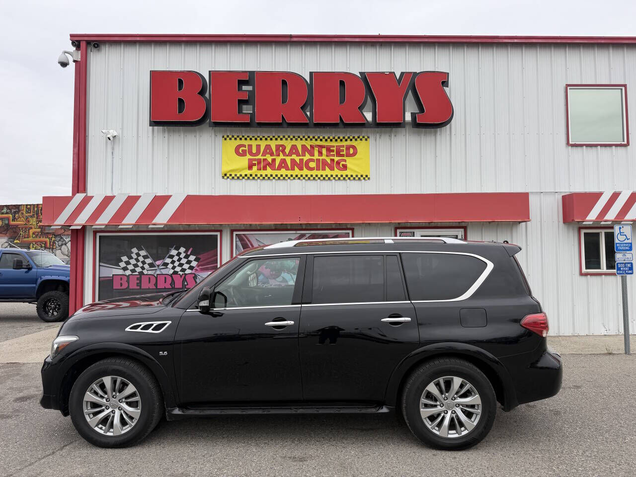 2017 INFINITI QX80