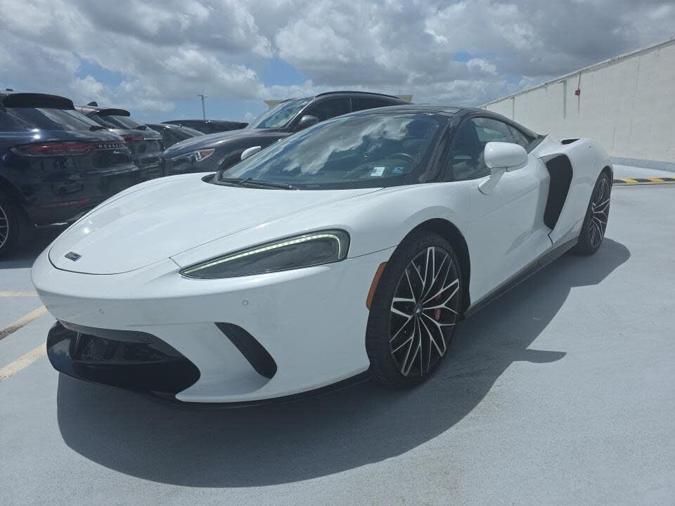 2023 MCLAREN GT