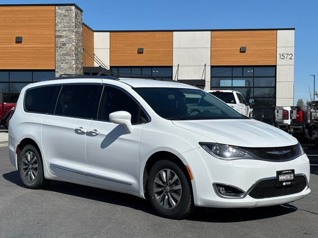 2020 CHRYSLER Pacifica