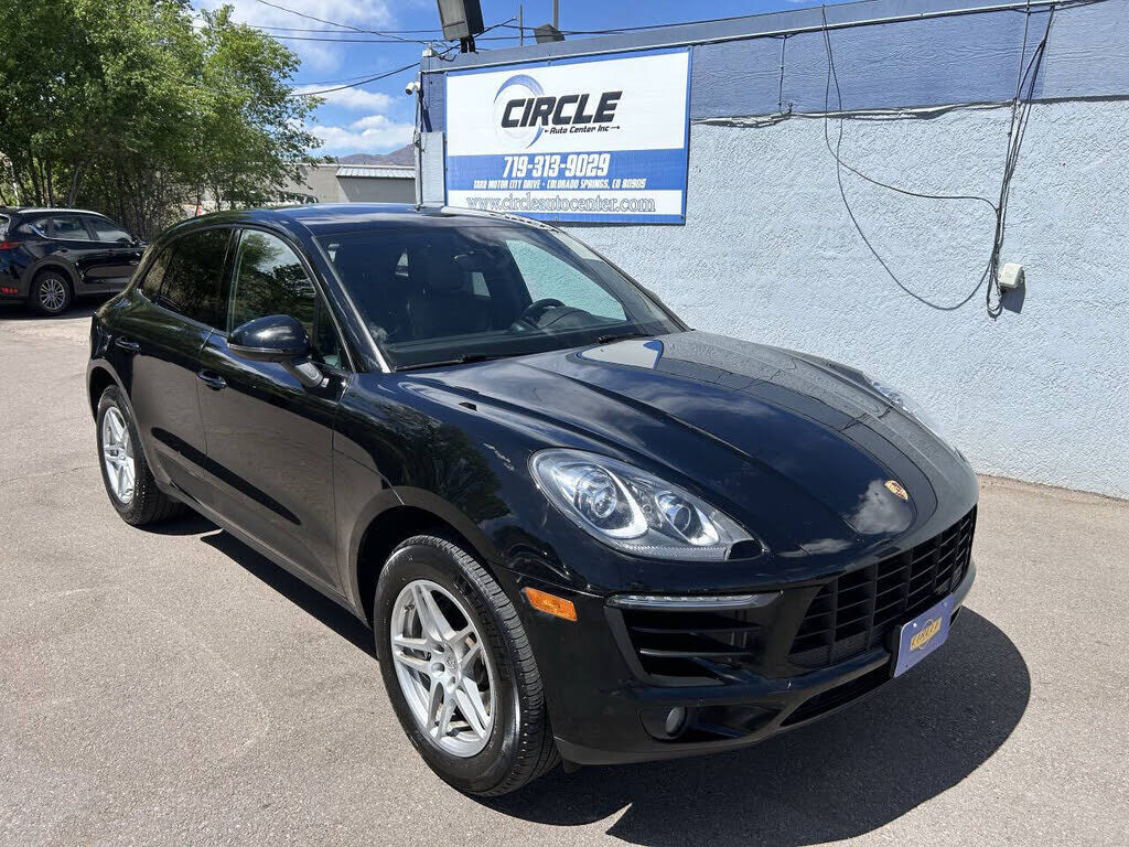 2017 PORSCHE Macan