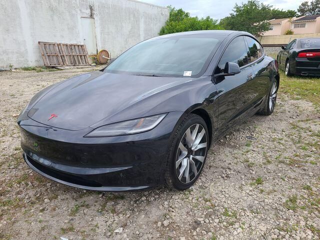 2024 TESLA Model 3