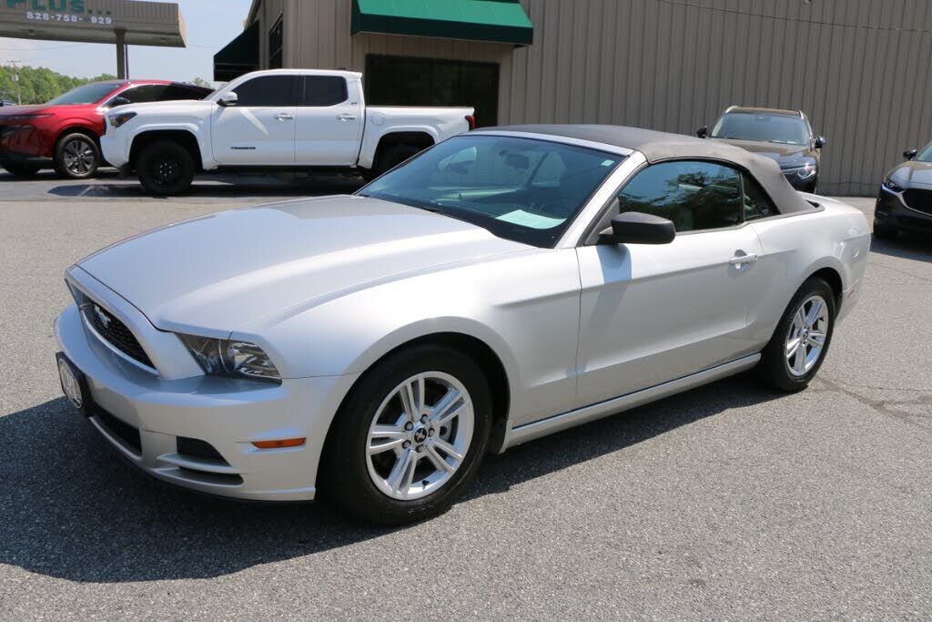 2013 FORD Mustang