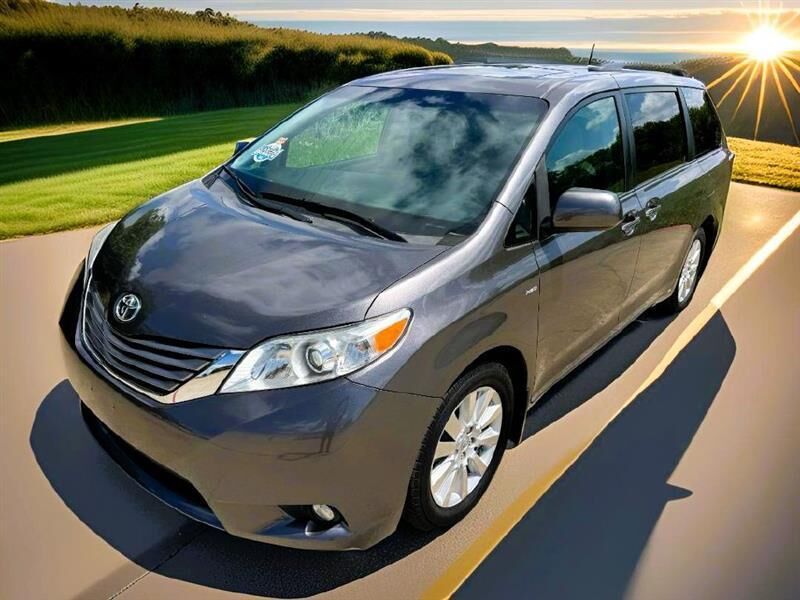 2017 TOYOTA Sienna