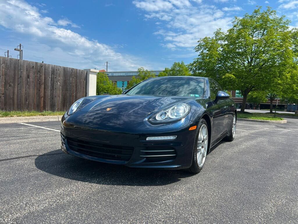 2016 PORSCHE Panamera