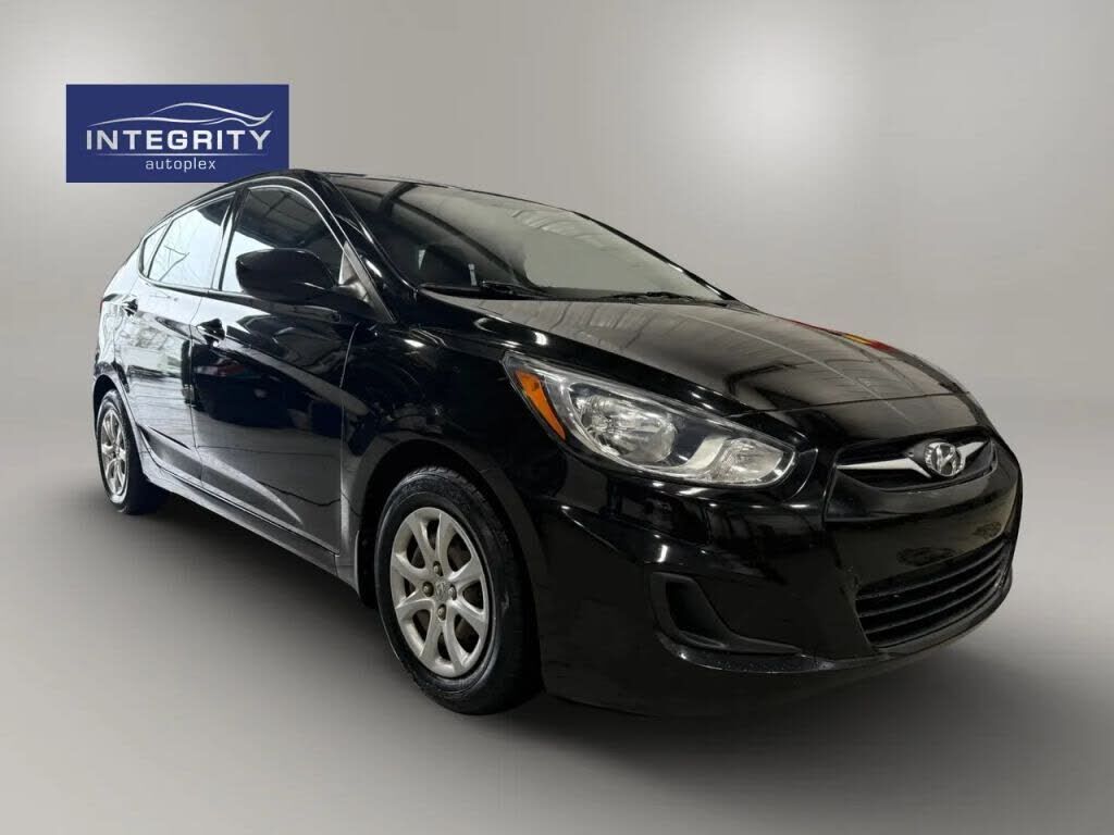2012 HYUNDAI Accent