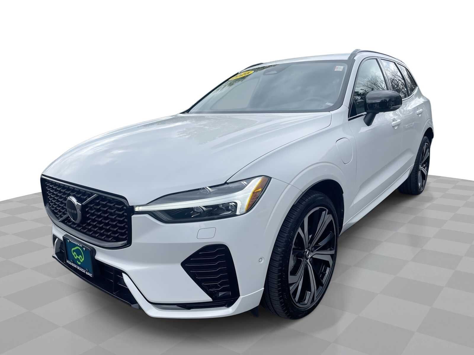 2025 VOLVO XC60