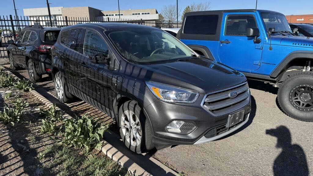 2017 FORD Escape