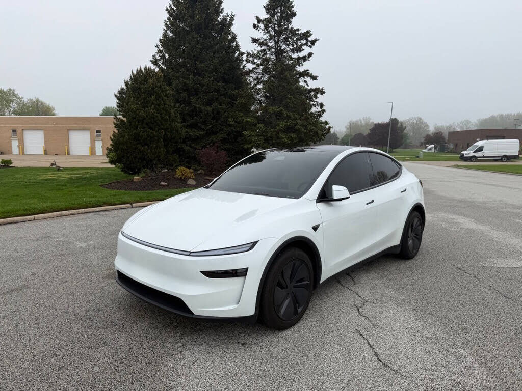 2026 TESLA Model Y