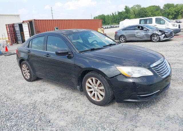 2011 CHRYSLER 200