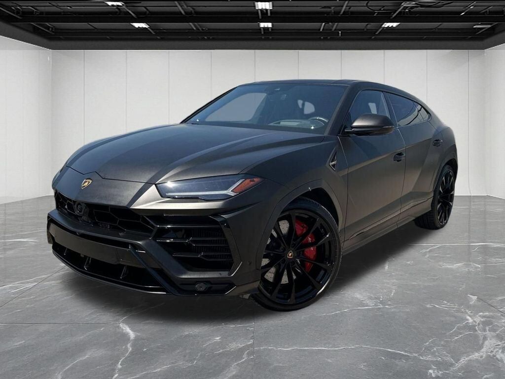 2022 LAMBORGHINI URUS