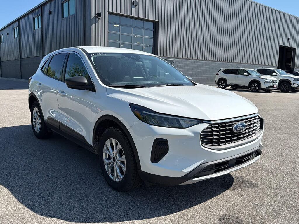 2024 FORD Escape