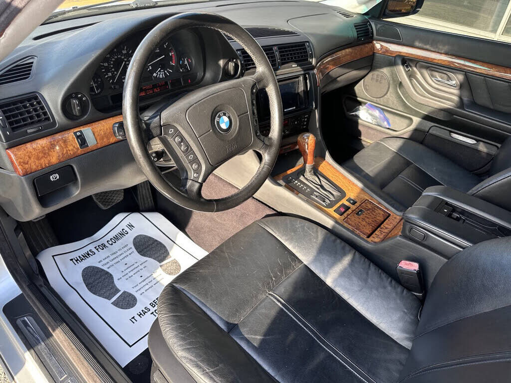2001 BMW 7 Series