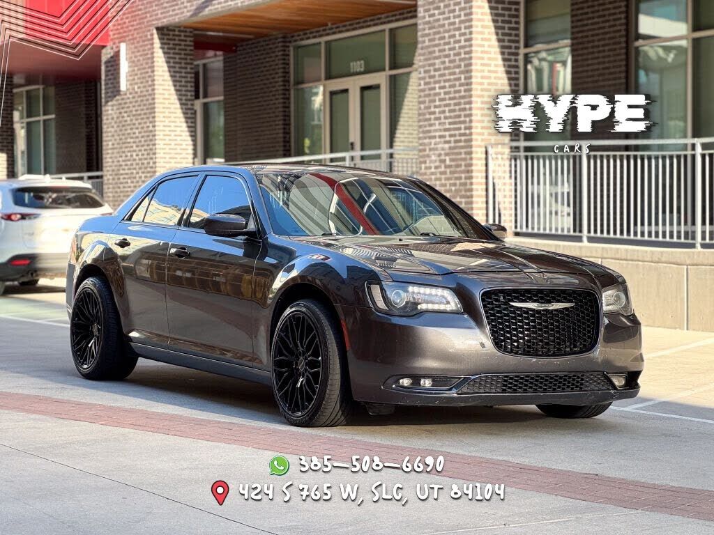 2019 CHRYSLER 300