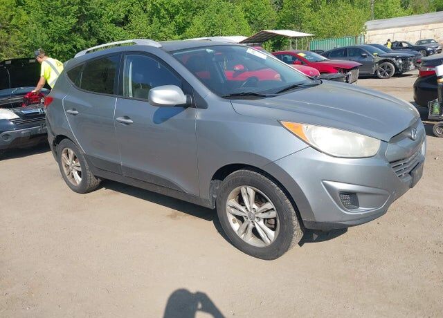 2010 HYUNDAI Tucson