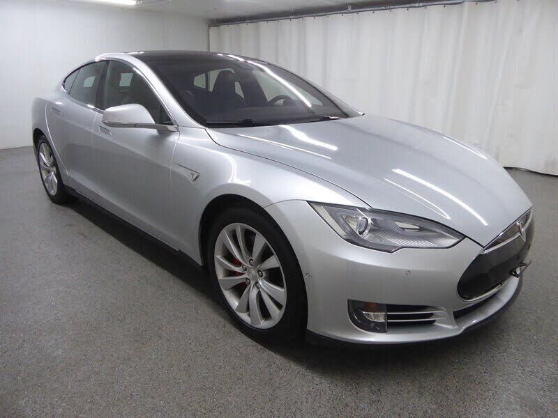 2015 TESLA Model S