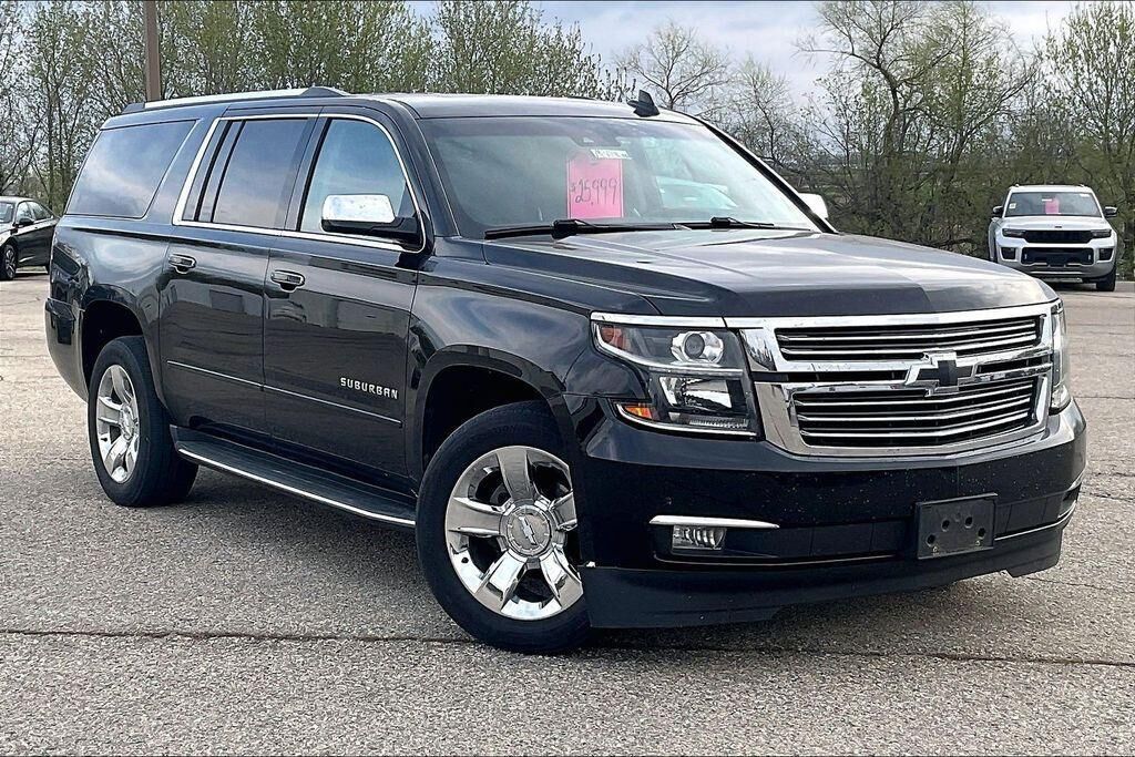 2017 CHEVROLET Suburban