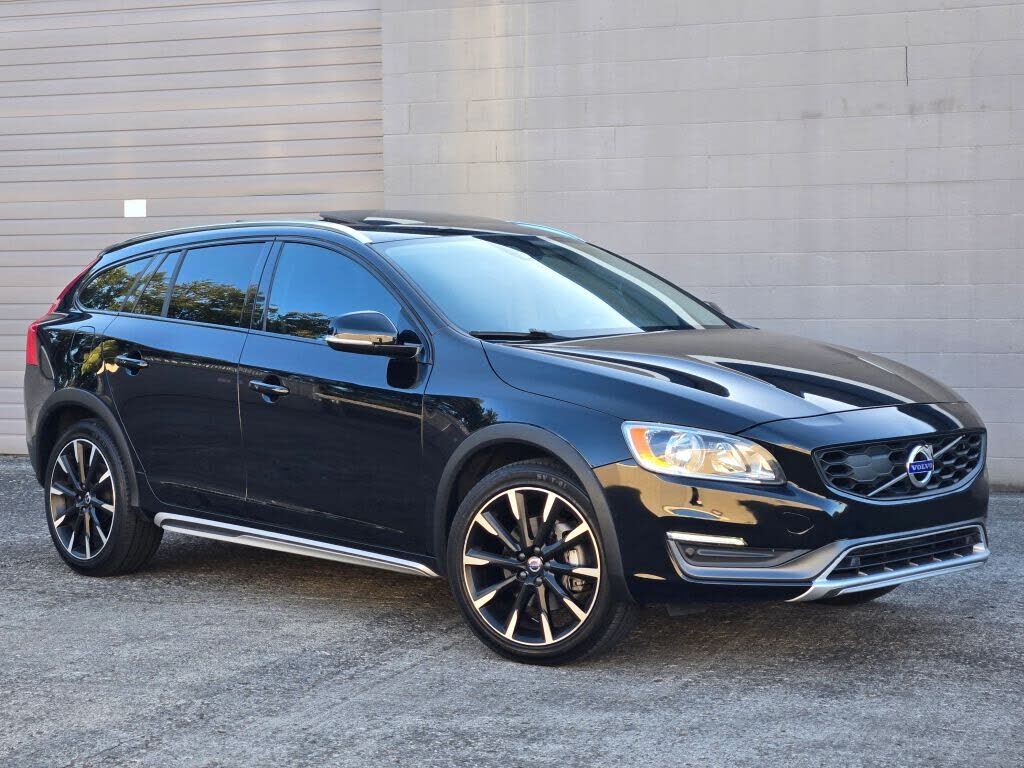 2016 VOLVO V60CC