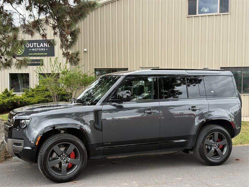 2023 LAND ROVER Defender