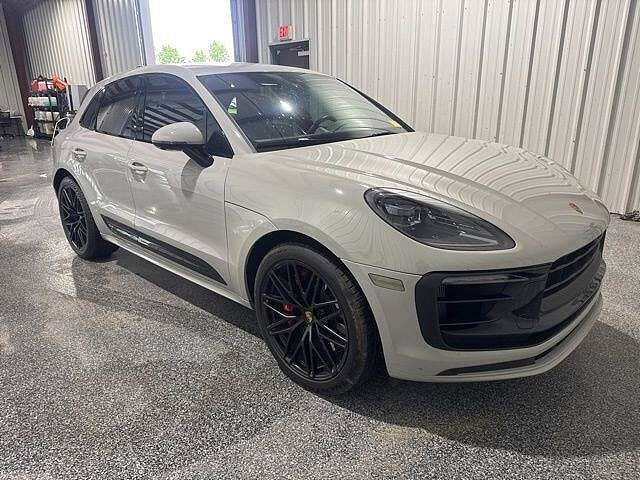 2022 PORSCHE Macan