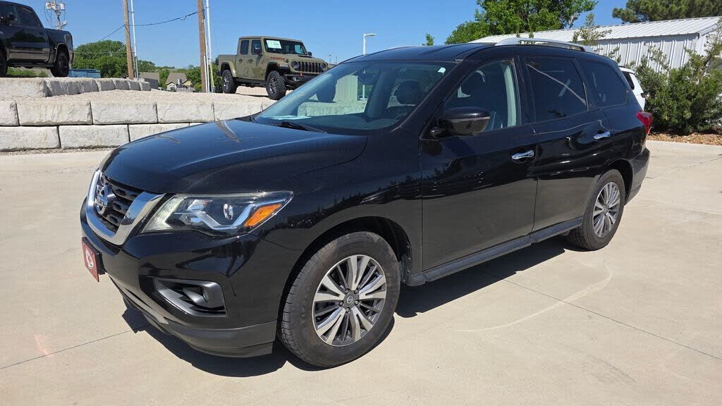 2020 NISSAN Pathfinder