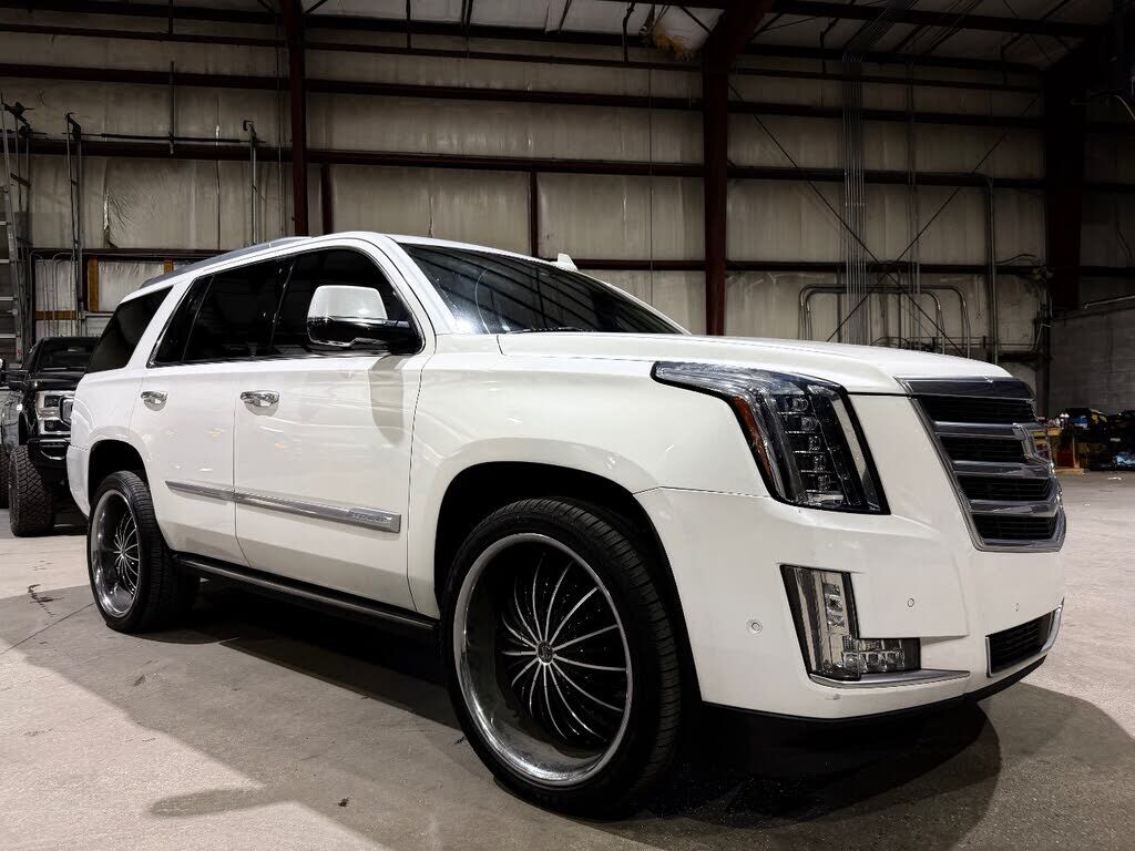 2017 CADILLAC Escalade