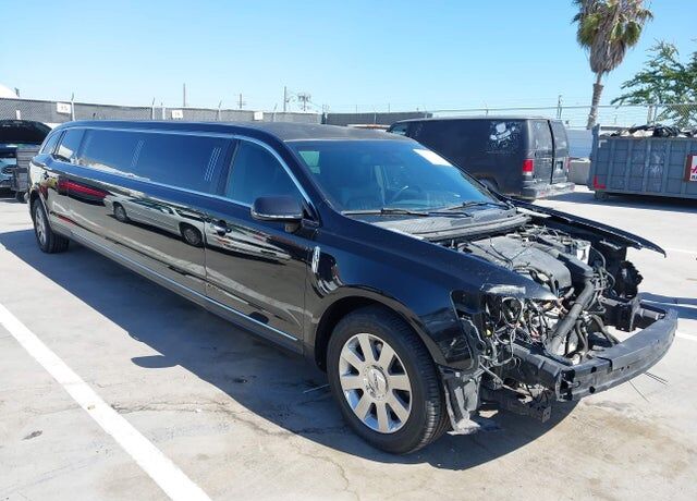 2013 LINCOLN MKT
