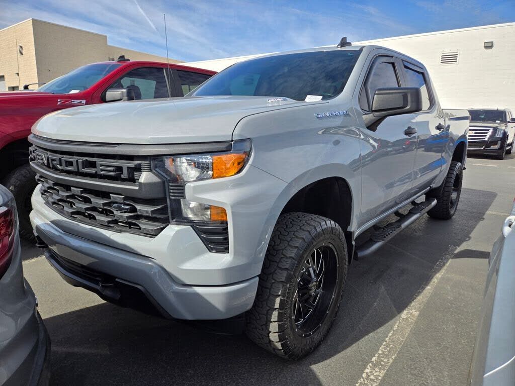 2025 CHEVROLET Silverado