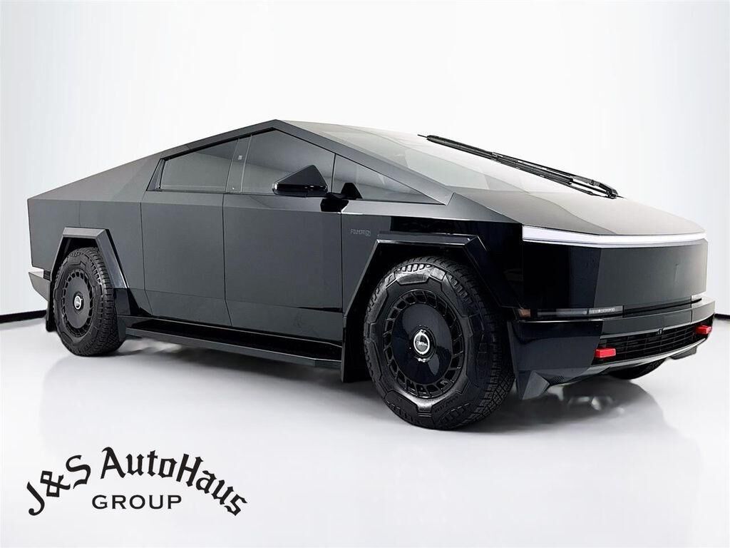 2024 TESLA Cybertruck