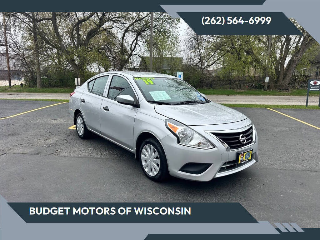 2019 NISSAN Versa