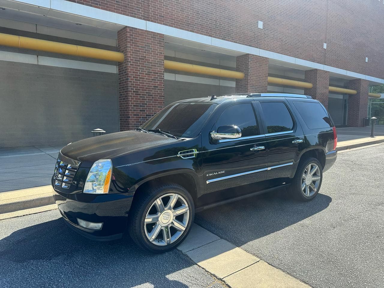 2011 CADILLAC Escalade